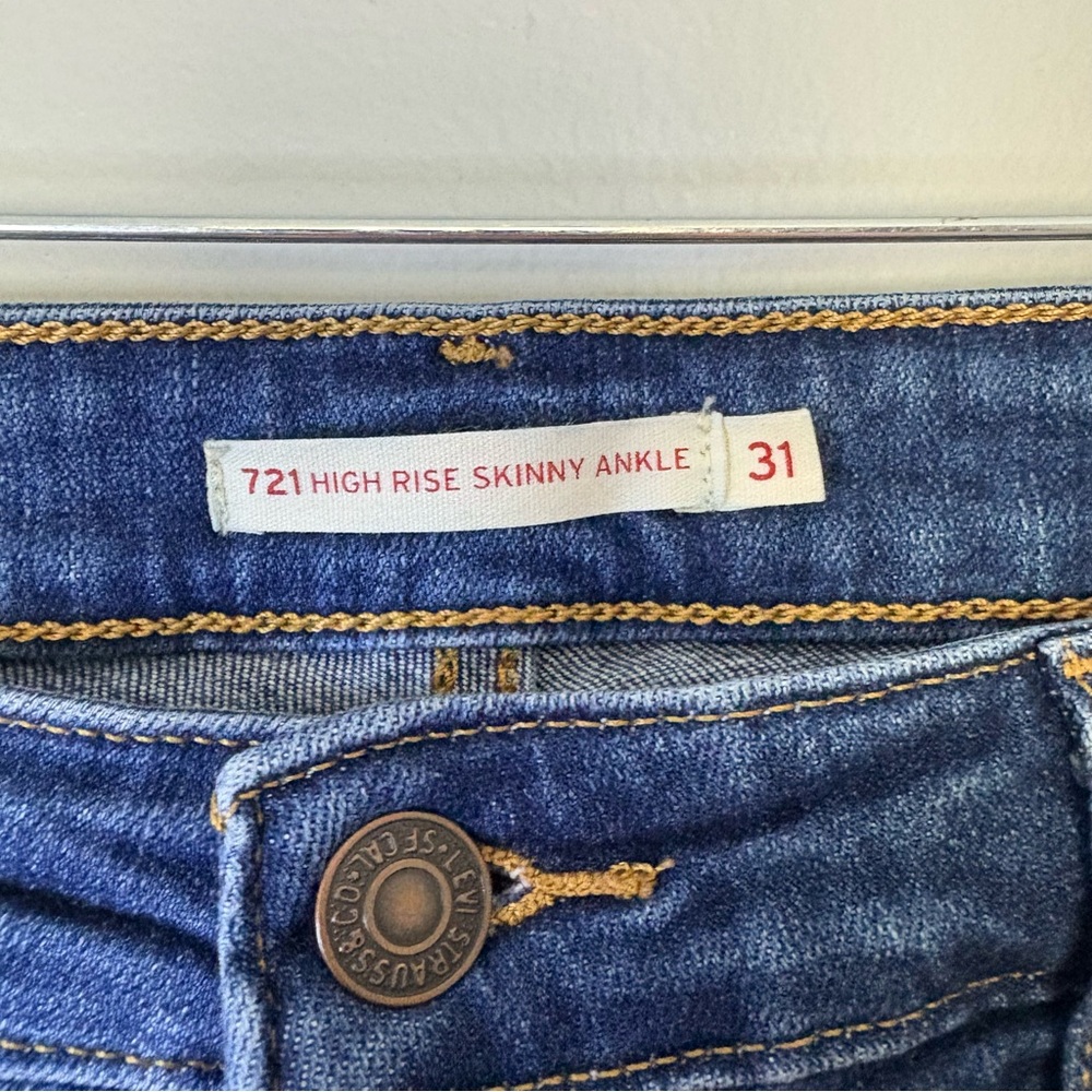 Levi’s High Rise Skinny Ankle Distressed Women Jeans - Picture 5 of 6